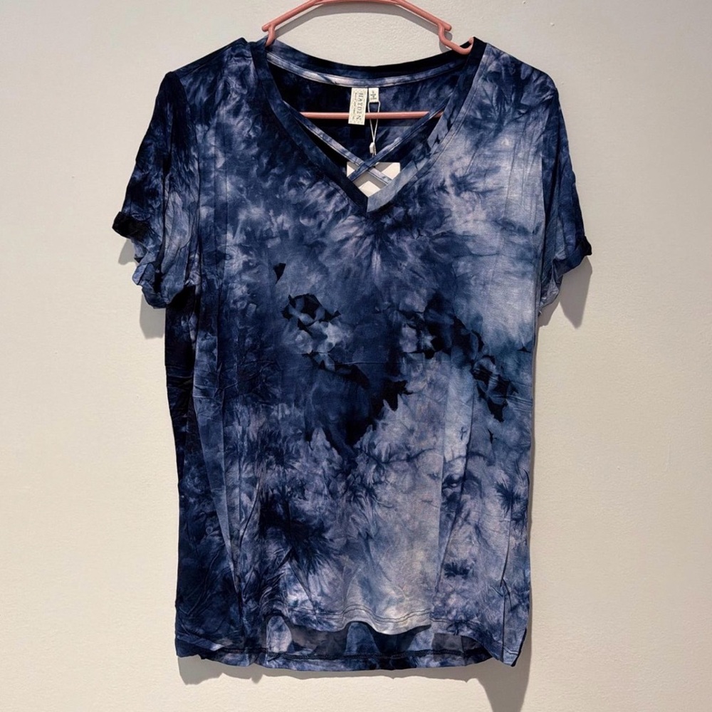 Navy Tie-Dye V-Neck Short Sleeve Top